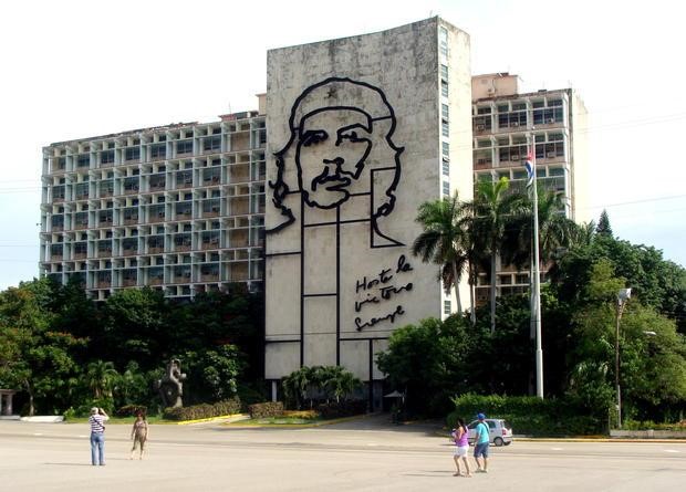 Site seeing in Havana Revolution Square